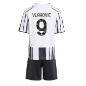 Juventus Dusan Vlahovic #9 Hjemmebanetrøje Børn 2025-26 Kort ærmer (+ bukser)