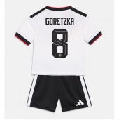 Tyskland Leon Goretzka #8 Hjemmebanetrøje Børn VM 2026 Kort ærmer (+ bukser)